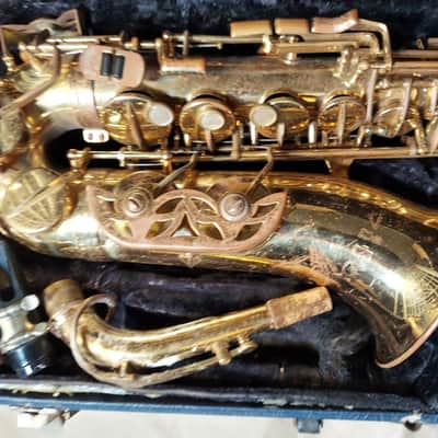 Vito Alto Saxophone with case and accessories, Good condition with significant wear image 2