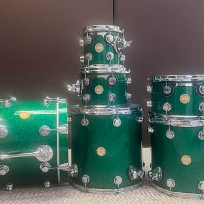 DW Collector Series 2019 - Green Glass image 1