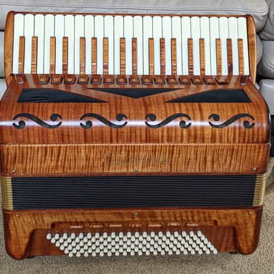 Victoria Poeta Double Chamber Accordion image 4