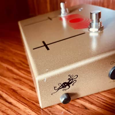 EarthQuaker Devices Sunn O))) Life Pedal Octave Distortion + Booster Gold | Fast International Shipping! image 9
