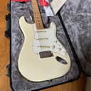 Fender American Professional Stratocaster with Maple Fretboard 2020 - Olympic White