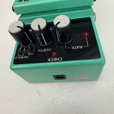 Boss PN-2 Tremolo Pan Silver Label NOS 1991 - Green image 7