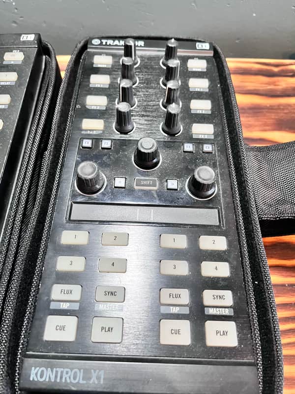 Native Instruments Traktor Kontrol X1 Mk2