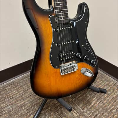 Squier Affinity Strat HSS Sunburst w/ Bag image 5