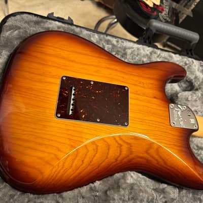 2016 Fender USA Elite Stratocaster HSS Ash Body Maple fretboard near MINT RARE image 4