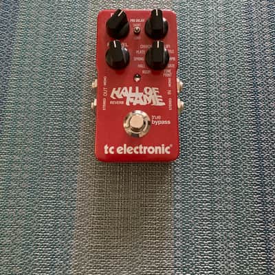 TC Electronic Hall of Fame Reverb 2011 - 2017 - Red image 1