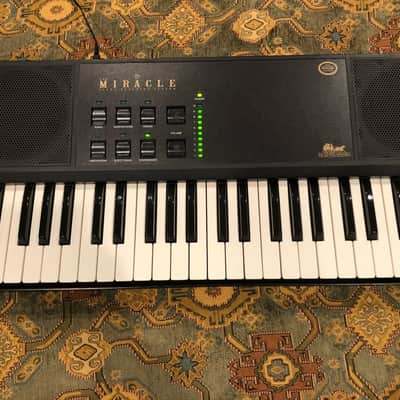 The Miracle Piano Teaching System 49 key Keyboard w/midi pre-owned image 1