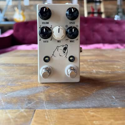 JHS Kodiak Tremolo | Reverb