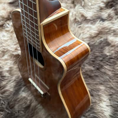 Kala KA-KCGE-C Hawaiian Koa Series Acoustic/Electric Concert Cutaway Ukulele with EQ - Gloss Natural image 12