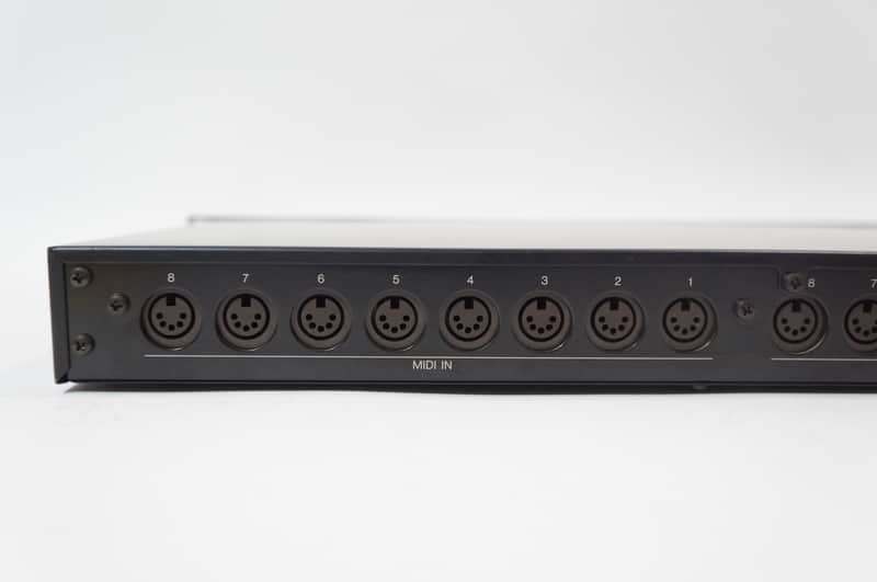 YAMAHA MJC8 MIDI PATCHBAY 8 in / 8 out MIDI Patcher Mixer