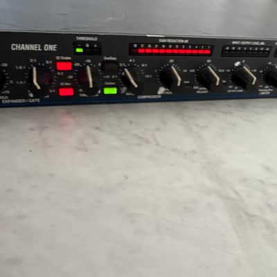 dbx 1066 Dual-Channel Compressor / Limiter / Gate 2010s - Black image 3