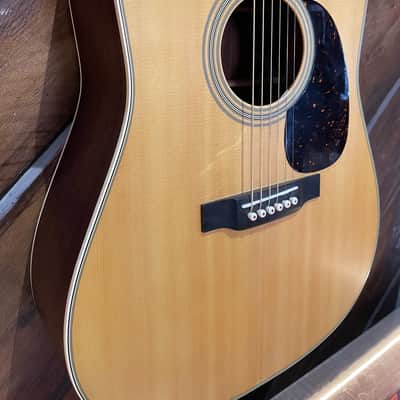 2022 Martin D-28 Satin, Natural image 4