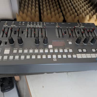 Malekko Manther Monophonic Analog Synthesizer and Sequencer 2018 - Gray image 2