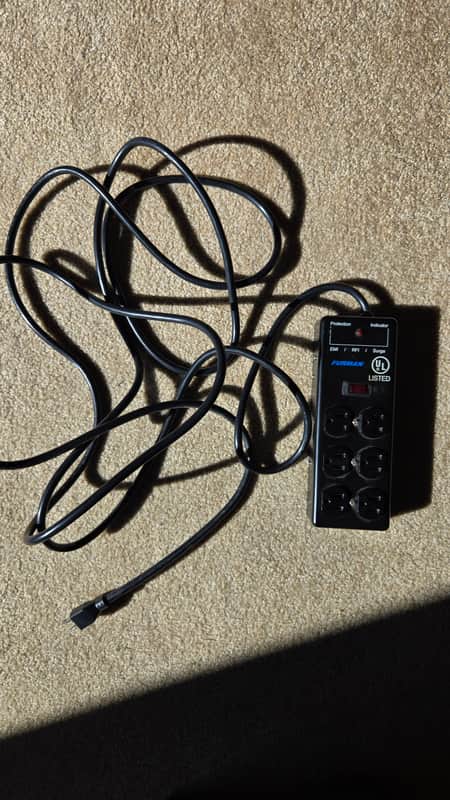 Furman SS-6B Pro Surge Supressor 6-Outlet Power Strip with 15' Cord