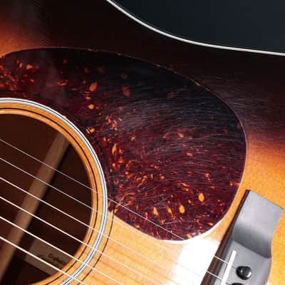 Martin D-18 Standard Sunburst (2021 Made in the USA) Martin Acoustic Guitar [2531673] (04/24) image 2