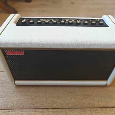 Positive Grid Spark 2 full bundle, battery and control x footswitch included image 5