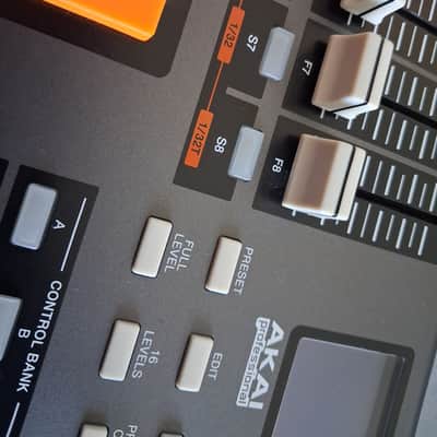 Akai MPD32 2010s image 6
