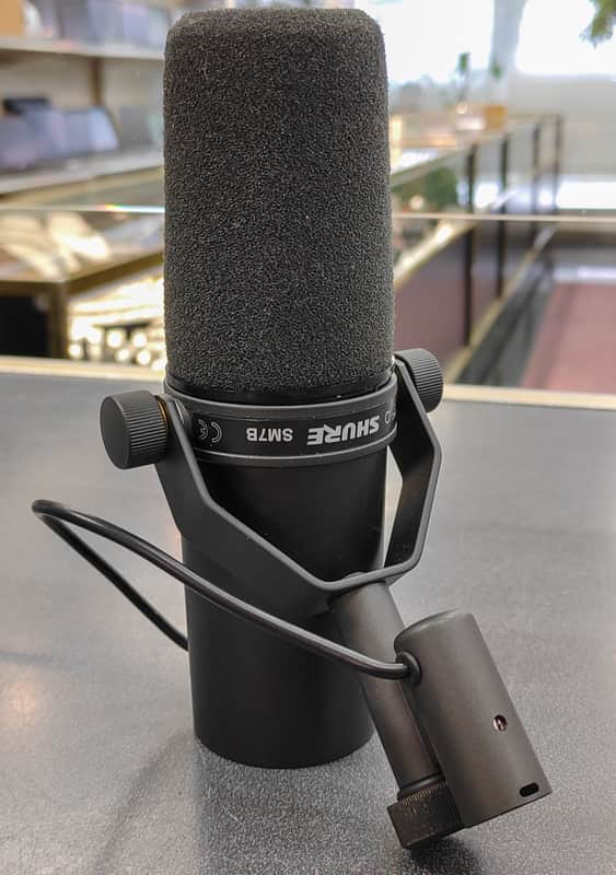 Shure SM7B Cardioid Dynamic Microphone | Reverb Canada