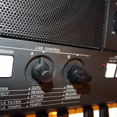 Yamaha PSR-E423 features cutoff/resonance controls image 4