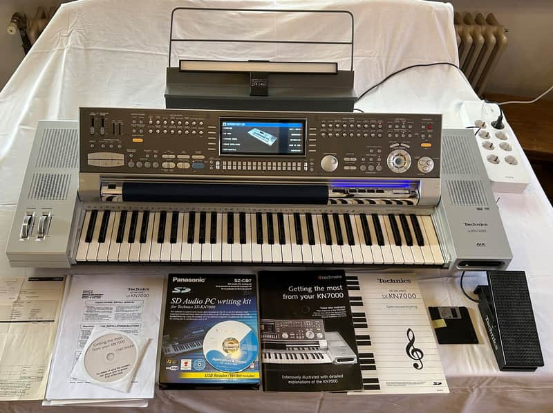 Technics SX-KN7000 + 4 wave expansion boards & footpedals image 1