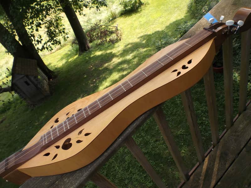 Cripple Creek Vintage Dulcimer from Manitou Springs Colorado Nice Deep body Rich full sound Pretty Hearts and vine motif FREE SHIPPING image 1