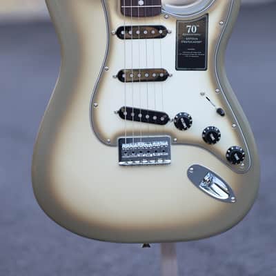 Fender 70th Anniversary Vintera II Stratocaster - Antigua image 2