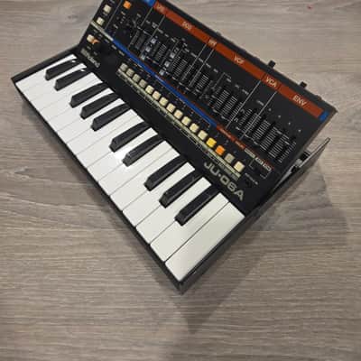 Roland JU-06A Boutique Series Synthesizer Module with K-25m Keyboard 2019 - Present - Black image 4