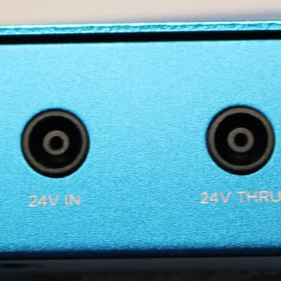 Strymon Ojai 5-Output Compact High Current DC Power Supply Blue image 3