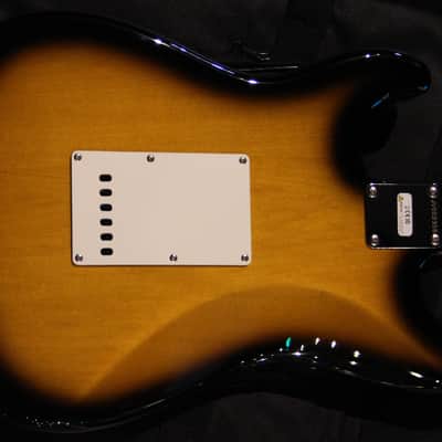 Fender JV Modified '50s Stratocaster HSS 2-Tone Sunburst image 6