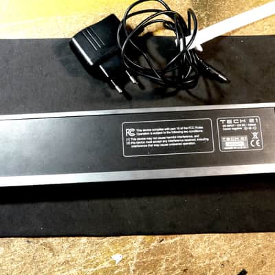 Tech 21 Fly Rig 5 V1 with PLEXI and original PSU image 7