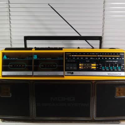 1988 Vintage Magnavox D8300 D-8300 22' x 11' Large Boombox Dual Cassette AM/FM Stereo AUX 5-Way Speakers Portable or AC Excellent image 2
