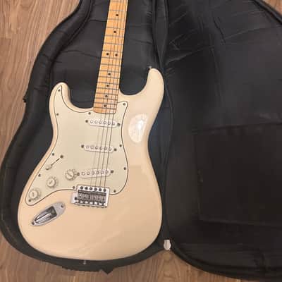 Fender Standard Stratocaster 2025 - Present - Olympic White image 3