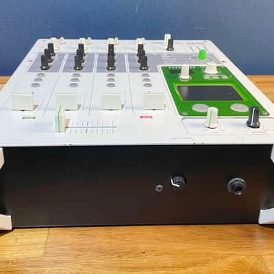 Korg KM-402 Dynamic Dj Mixer W/ Kaoss Pad EQ Selector & Effects image 4