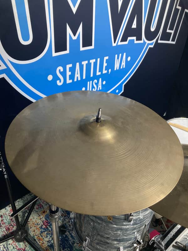 Zildjian - 16" A Medium Crash 1102g 1970's image 1