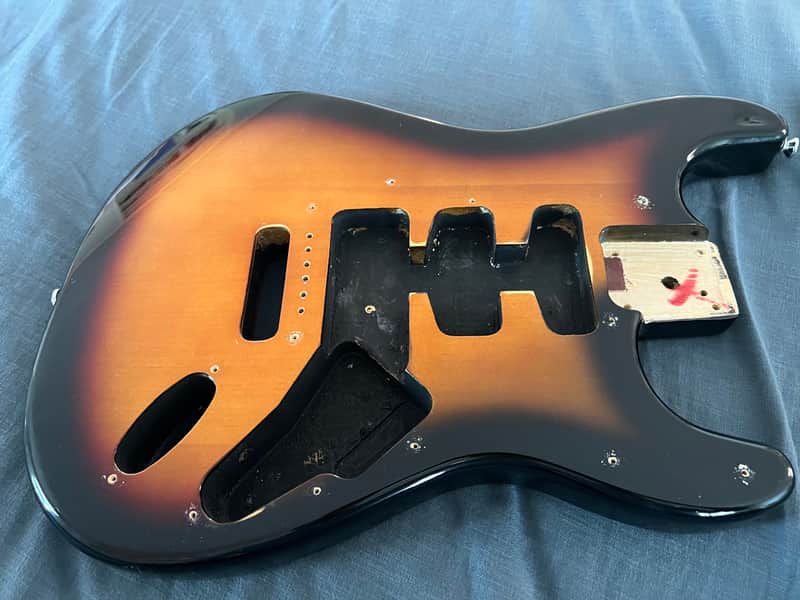 Squier Stratocaster body (Sunburst) image 1