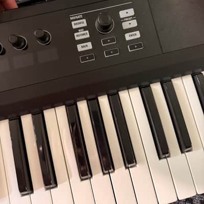 Native Instruments Komplete Kontrol A49 2018 - Present - Black image 5