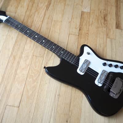 1965 Silvertone Bobkat Model 1476 Vintage Electric Guitar Gold