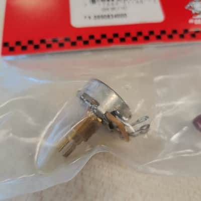 Fender 099-0834-000 500K Audio Taper Knurled Split Shaft Volume / Tone Potentiometer image 4