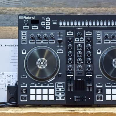 Roland DJ-505 DJ Controller Two-channel Four-Deck Controller for Serato DJ Pro image 9