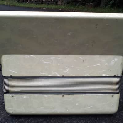Bellini Accordion 41 Key 120 Base with Case image 6