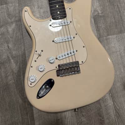 Fender Highway One Stratocaster Left Handed - Blonde Nitro w HSC image 2