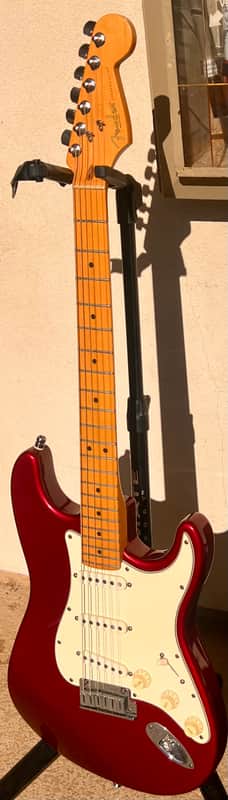 Fender 50th anniversary American Stratocaster 1996 - Candy apple red image 1