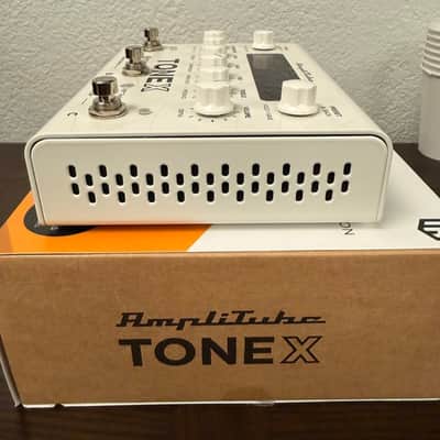 IK Multimedia ToneX Pedal Limited Edition 2024 - White image 5