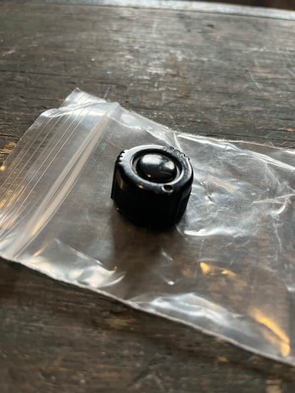 Unknown vintage bakelite knob 40's - blk image 1