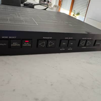 Yamaha TX81Z Rackmount FM Tone Generator 1987 - 1988 - Black image 4