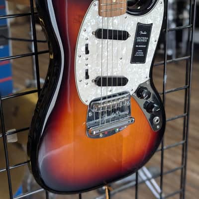 Fender Vintera ’60s Mustang 3-Color Sunburst – 2021 NOS w/ Deluxe Gig Bag image 1