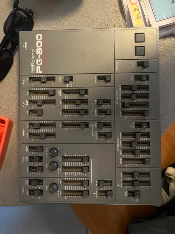 Roland PG-800 Synthesizer Programmer | Reverb