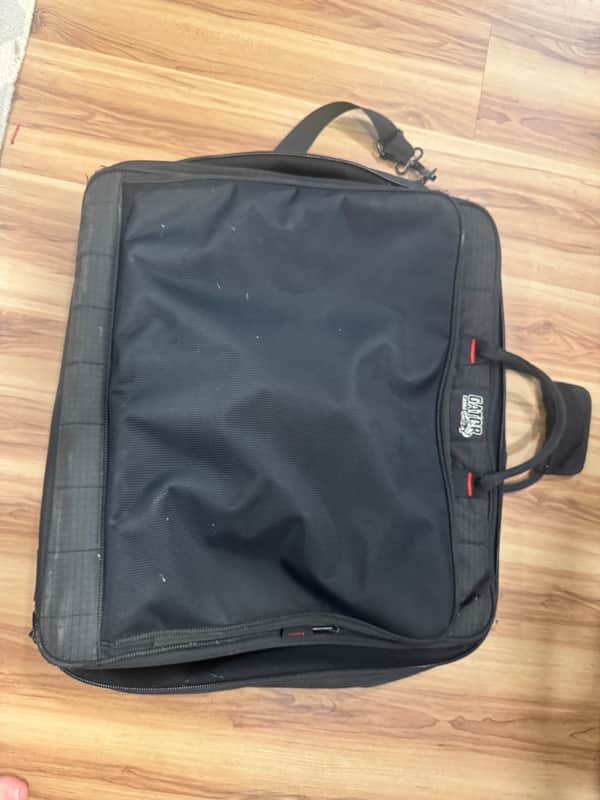 Gator Gator padded case image 1