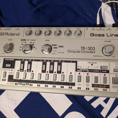 Roland TB-303 Bassline 1981 - 1984 Original Analog Synth Acid No Mods