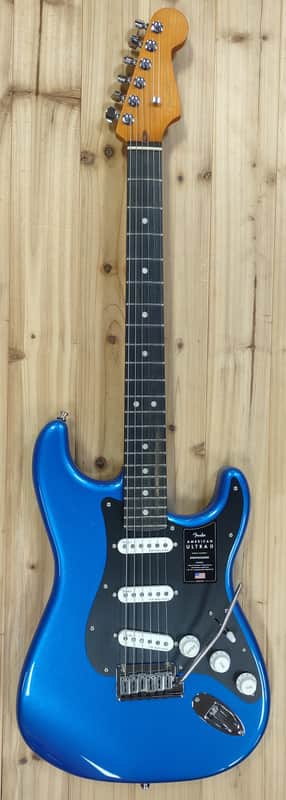 Fender American Ultra II Stratocaster®, Ebony Fingerboard, Noble Blue
